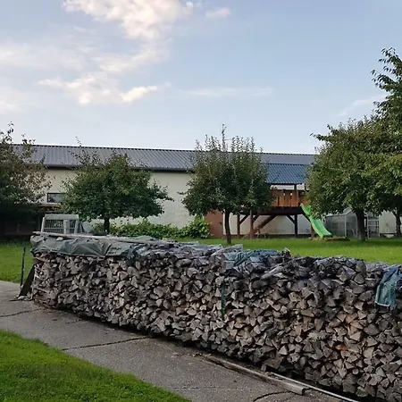 Ferienwohnung/monteurzimmer Auf Dem Bauernhof דירה *